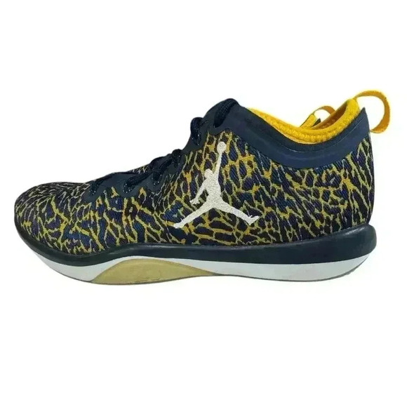 NIKE Size 8 - Jordan Trainer 1 Low Michigan 2016
Yellow / Blue Shoe - Picture 7 of 16